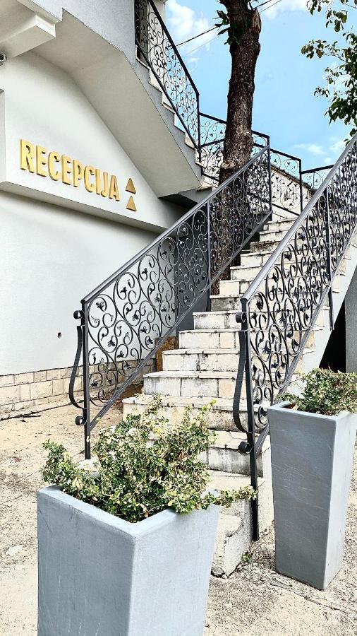 Hotel Olimpija Plus Herceg Novi Ngoại thất bức ảnh