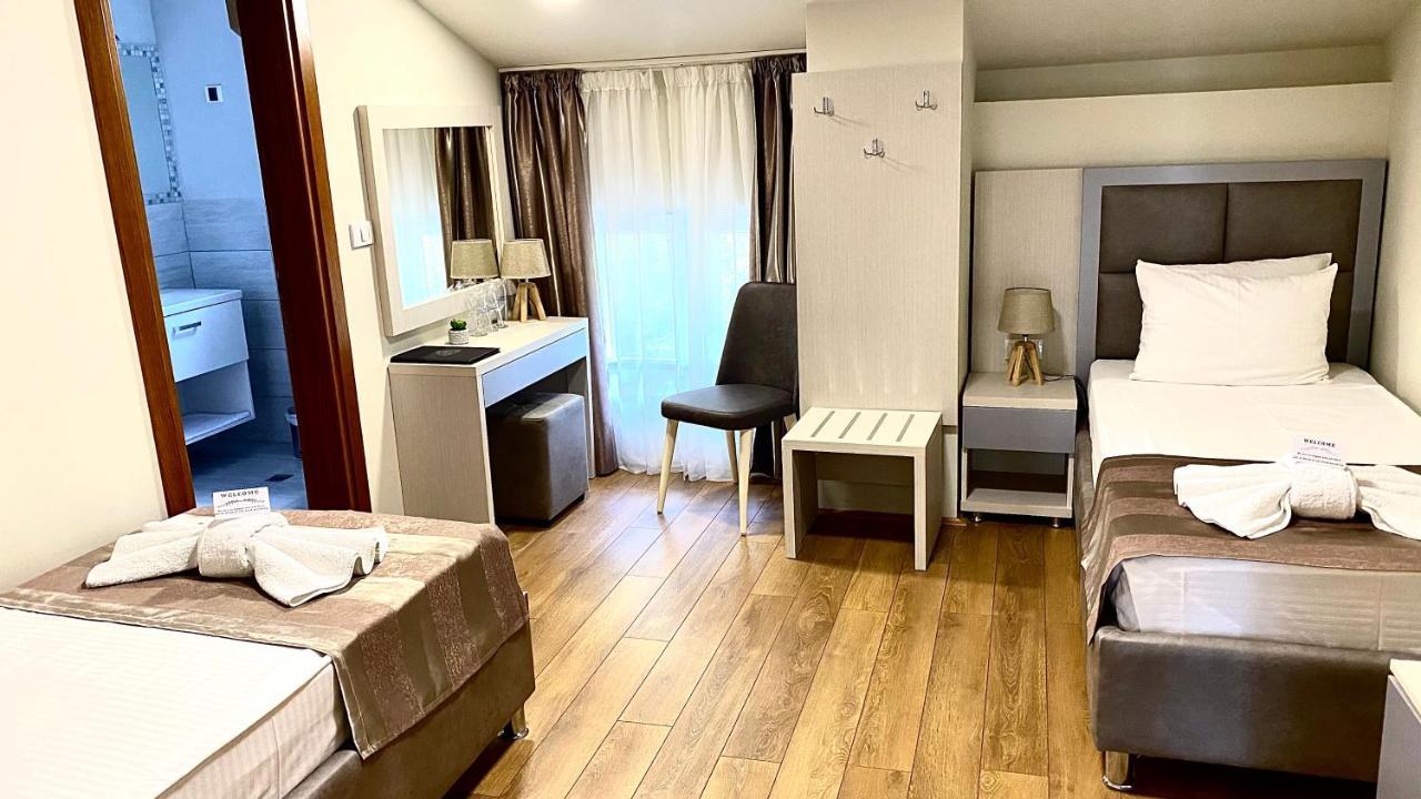 Hotel Olimpija Plus Herceg Novi Ngoại thất bức ảnh