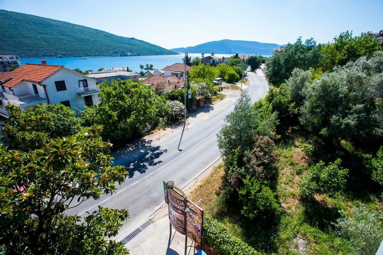 Hotel Olimpija Plus Herceg Novi Ngoại thất bức ảnh